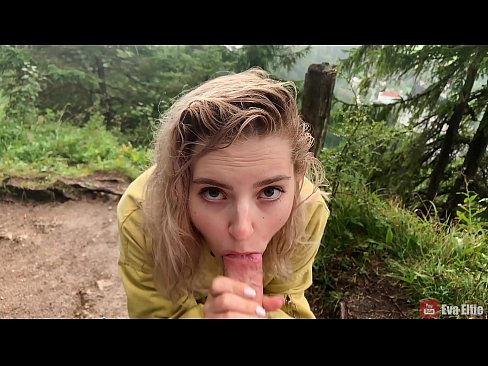 ❤️ 女孩在公共场合口交后吞下精液 - Eva Elfi ️ Russian porn❌❤